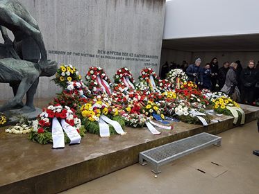 Kranzniederlegung zum Gedenktag an die Opfer des Nationalsozialismus