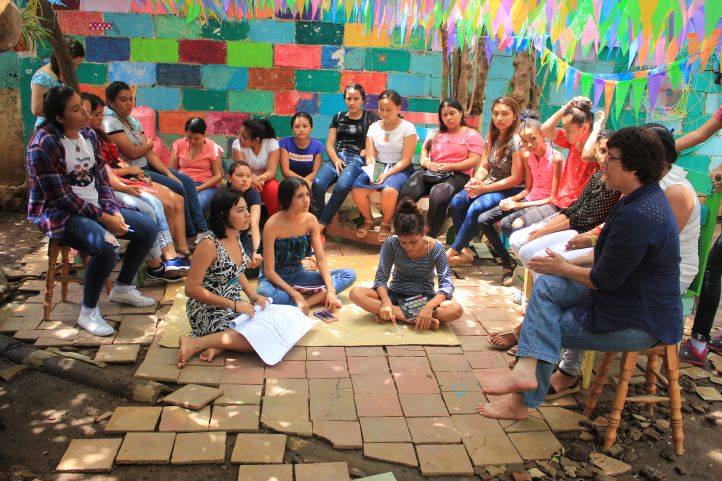 AWO International klärt Frauen in einem Wokshop zu den Risiken der Migration auf_Foto_AWO International_Mittelamerika.JPG