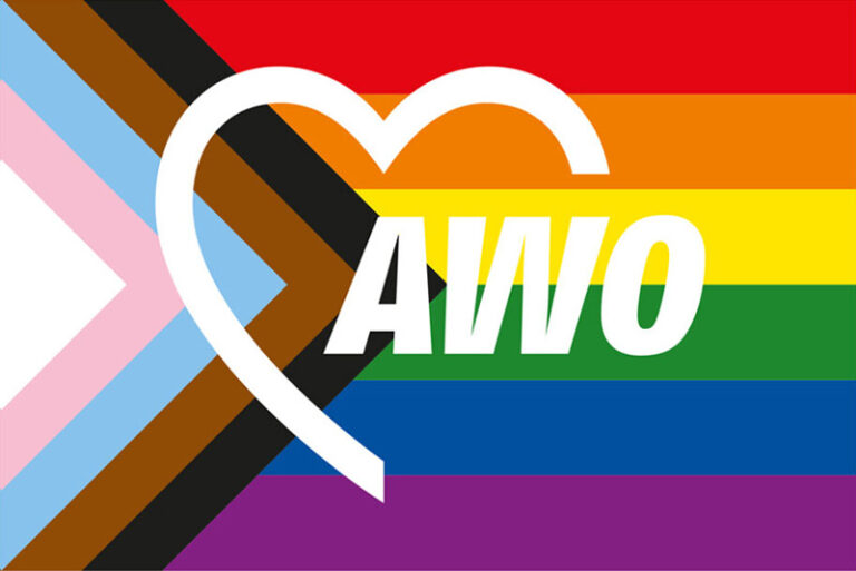 Progress Pride Flagge mit AWO-Logo