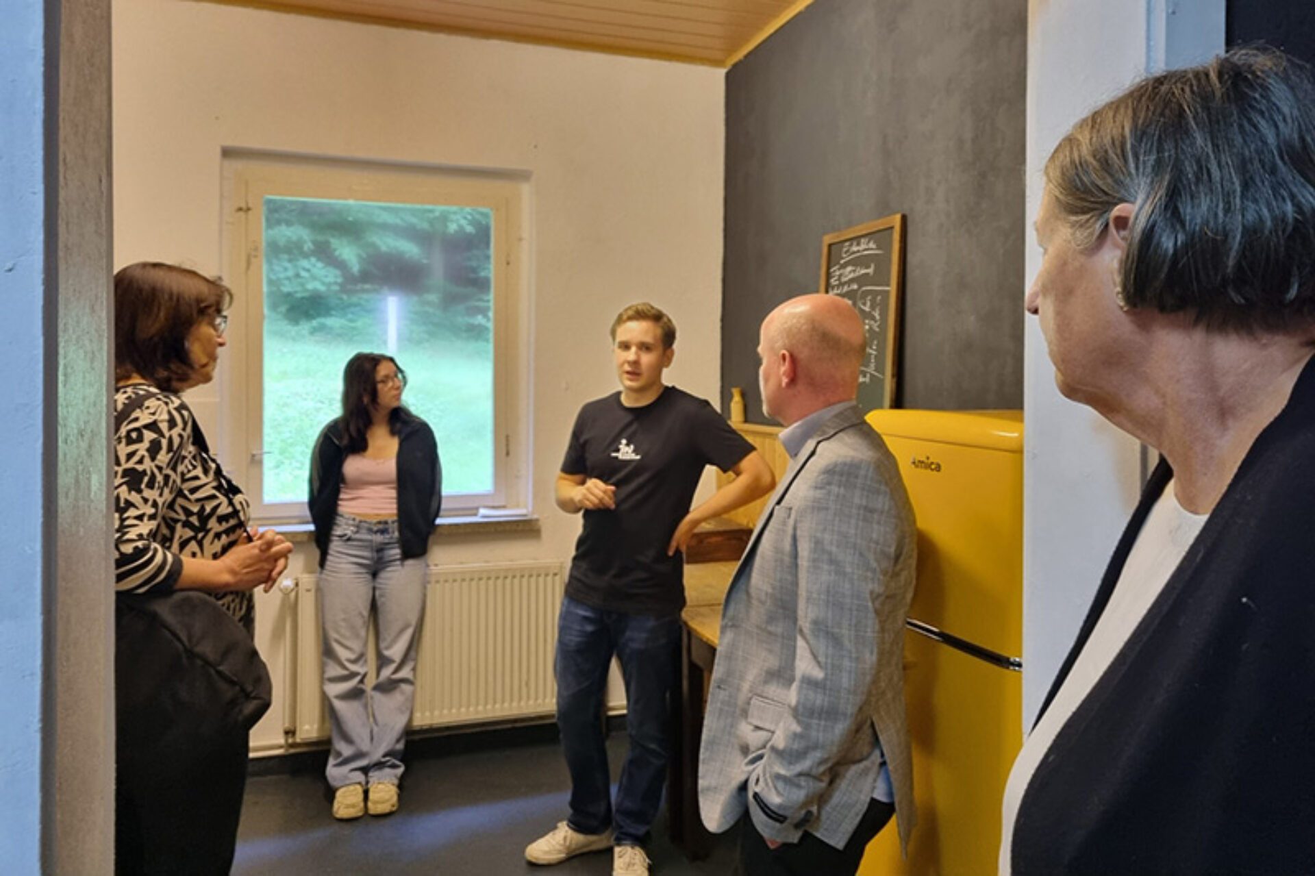 AWO-Präsidentin Kathrin Sonnenholzner besuchte im Rahmen der Sommertour das Jugendprojekt Schwarzatal und das Ortsjugendwerk Suhl.