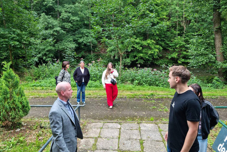 AWO-Präsidentin Kathrin Sonnenholzner besuchte im Rahmen der Sommertour das Jugendprojekt Schwarzatal und das Ortsjugendwerk Suhl.
