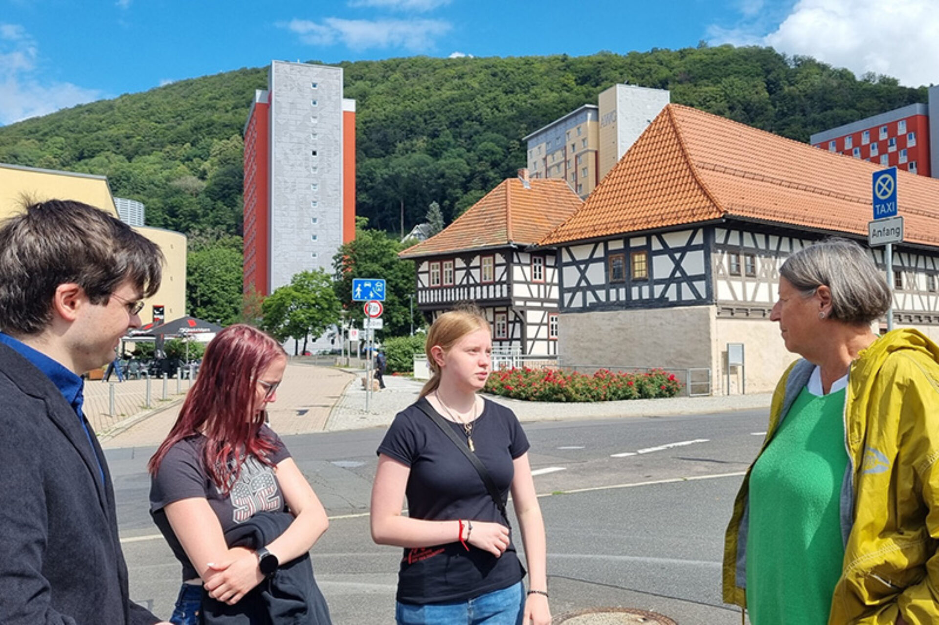 AWO-Präsidentin Kathrin Sonnenholzner besuchte im Rahmen der Sommertour das Jugendprojekt Schwarzatal und das Ortsjugendwerk Suhl.