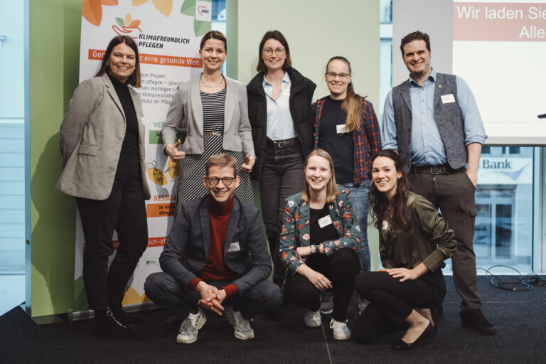 Das Team von Klimafreundlich pflegen
