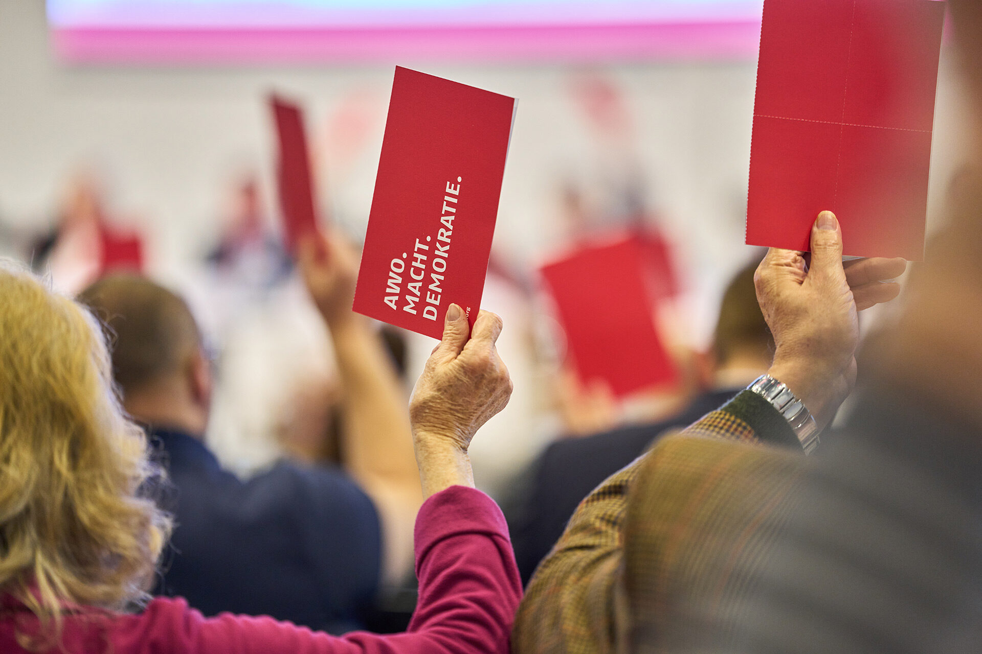 Abstimmung auf der AWO-Bundeskonferenz 2025