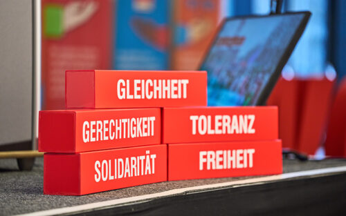 Werte der AWO: Gleichheit, Gerechtigkeit, Toleranz, Solidarität, Freiheit