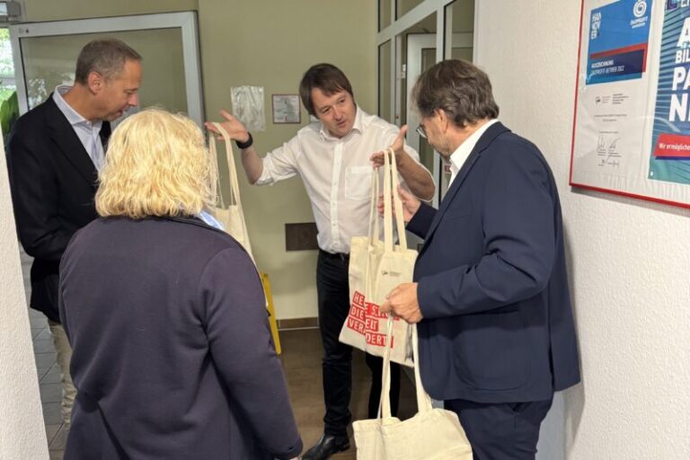 Sommertour der AWO-Präseident*innen: Besuch AWO Hannover
