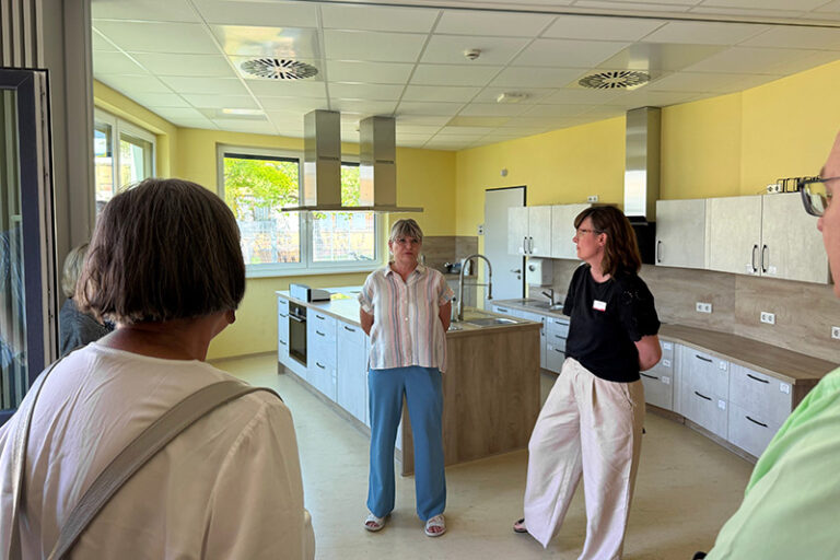 Sommertour der AWO-Präseident*innen: Besuch des Eltern-Kind- Zentrums und Bewegungsbads in Schwerin