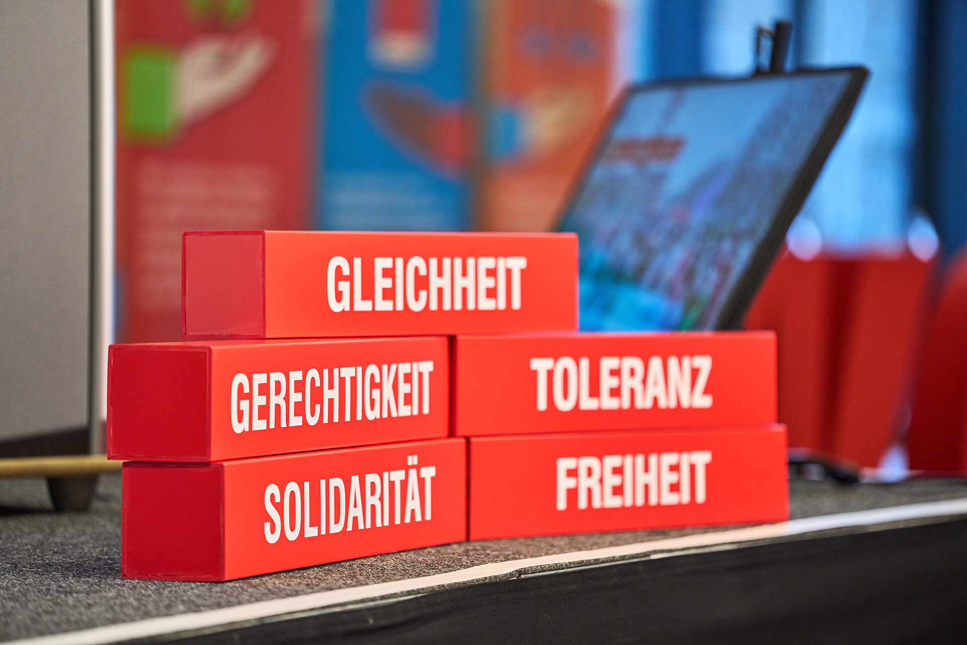 AWO-Grundwerte: Gleichheit, Gerechtigkeit, Toleranz, Solidarität, Freiheit