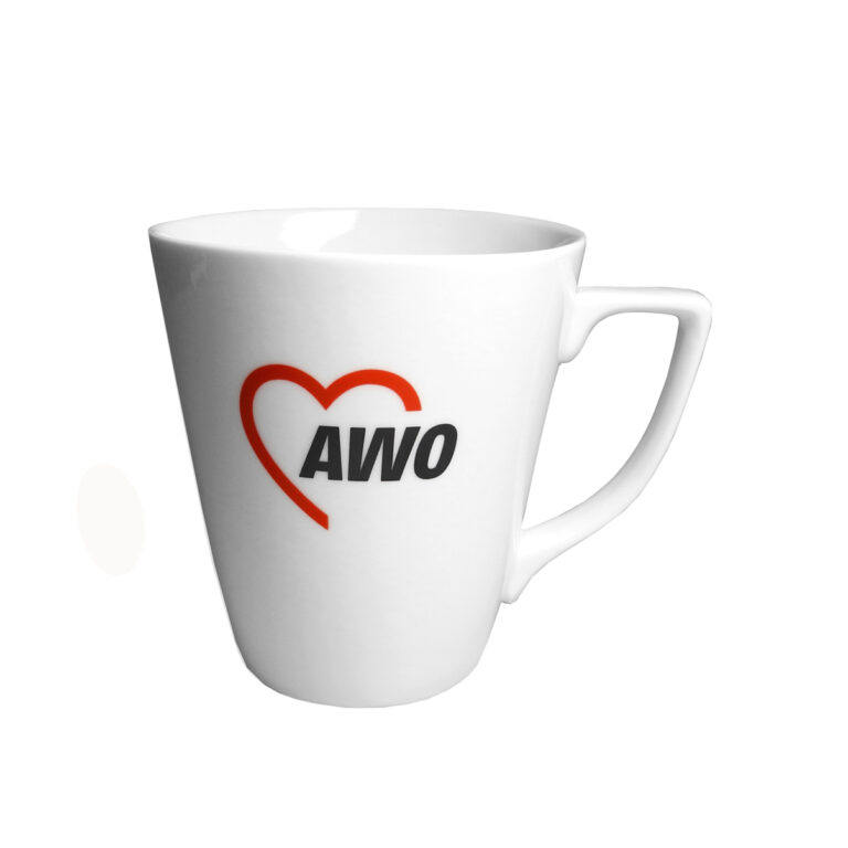 weiße AWO-Henkeltasse mit AWO-Logo