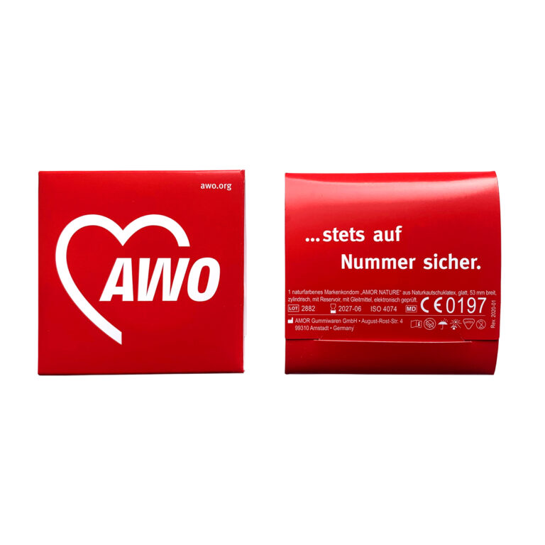 rote Kondom-Verpackung mit AWO-Logo und Aufdruck "...stets auf Nummer sicher"