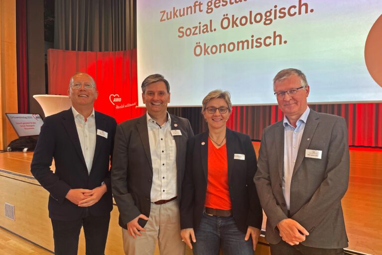 Foto des Ortsvereinstags 2023 der AWO Württemberg unter dem Motto „Zukunft gestalten für alle: Sozial. Ökologisch. Ökonomisch.“